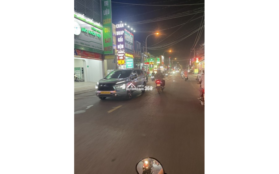 Bán tòa nhà 8,4x30m nhà 6 lầu giá 29 tỷ MT Đường Nguyễn Ảnh Thủ, Q12